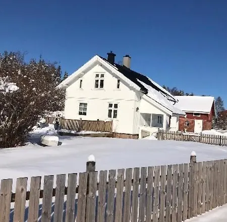 Smabruket Stall Solheim Дом отдыха *